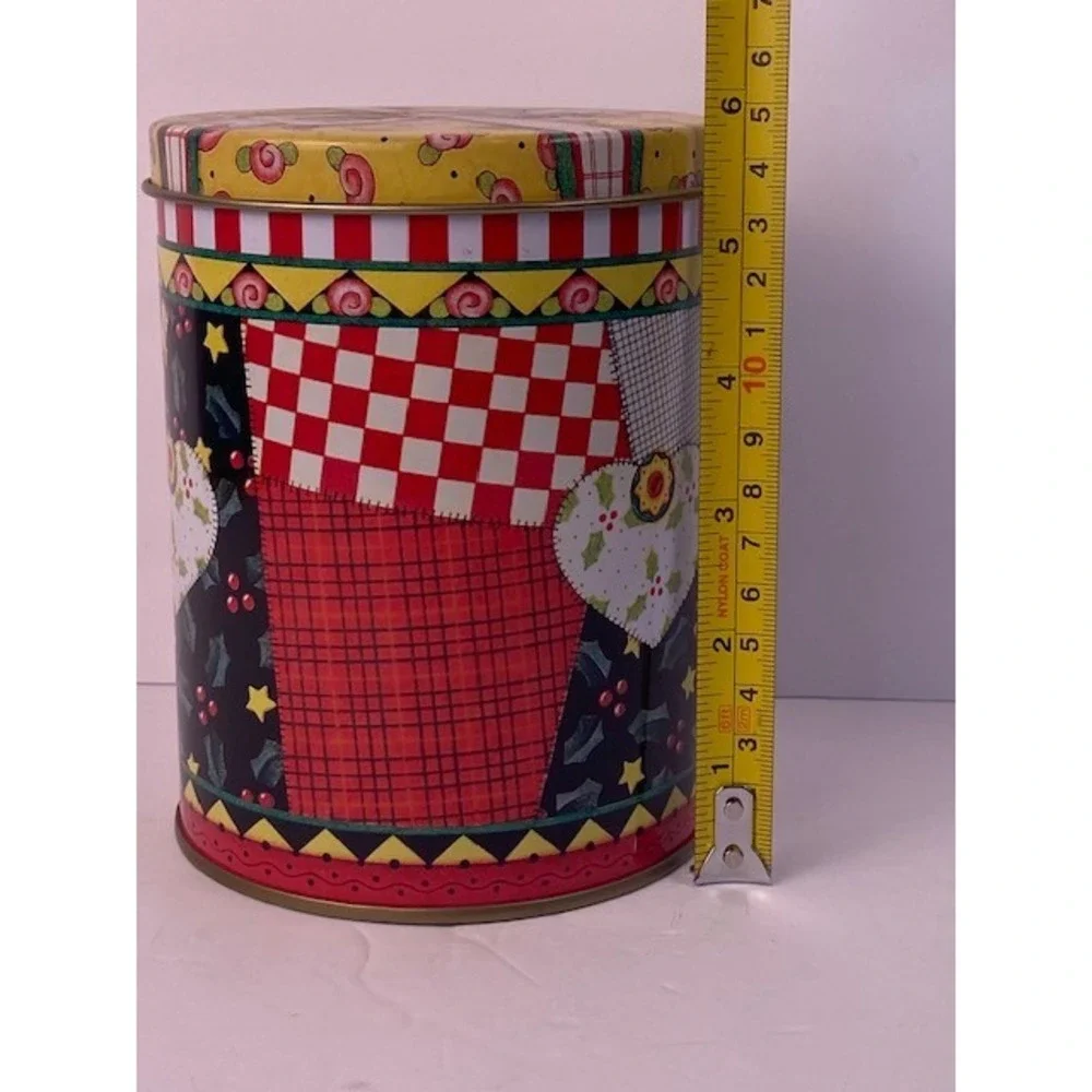 Vintage 1997 Mary Engelbreit Charpente Patchwork Quilt Christmas Cookie Tin 6in